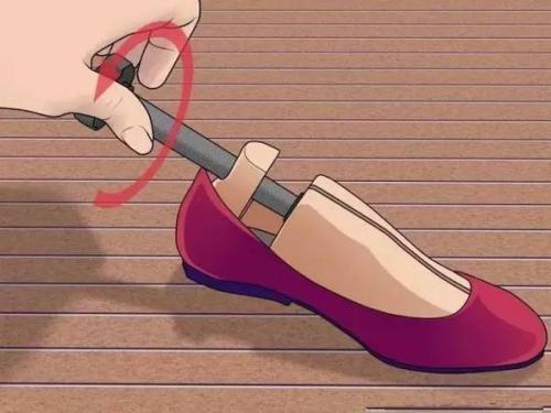 愁死人新鞋挤脚不能穿！让鞋子变大的妙招在这里