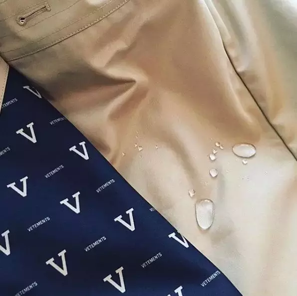 买不起Burberry,你还有这些「风衣」牌子可以选