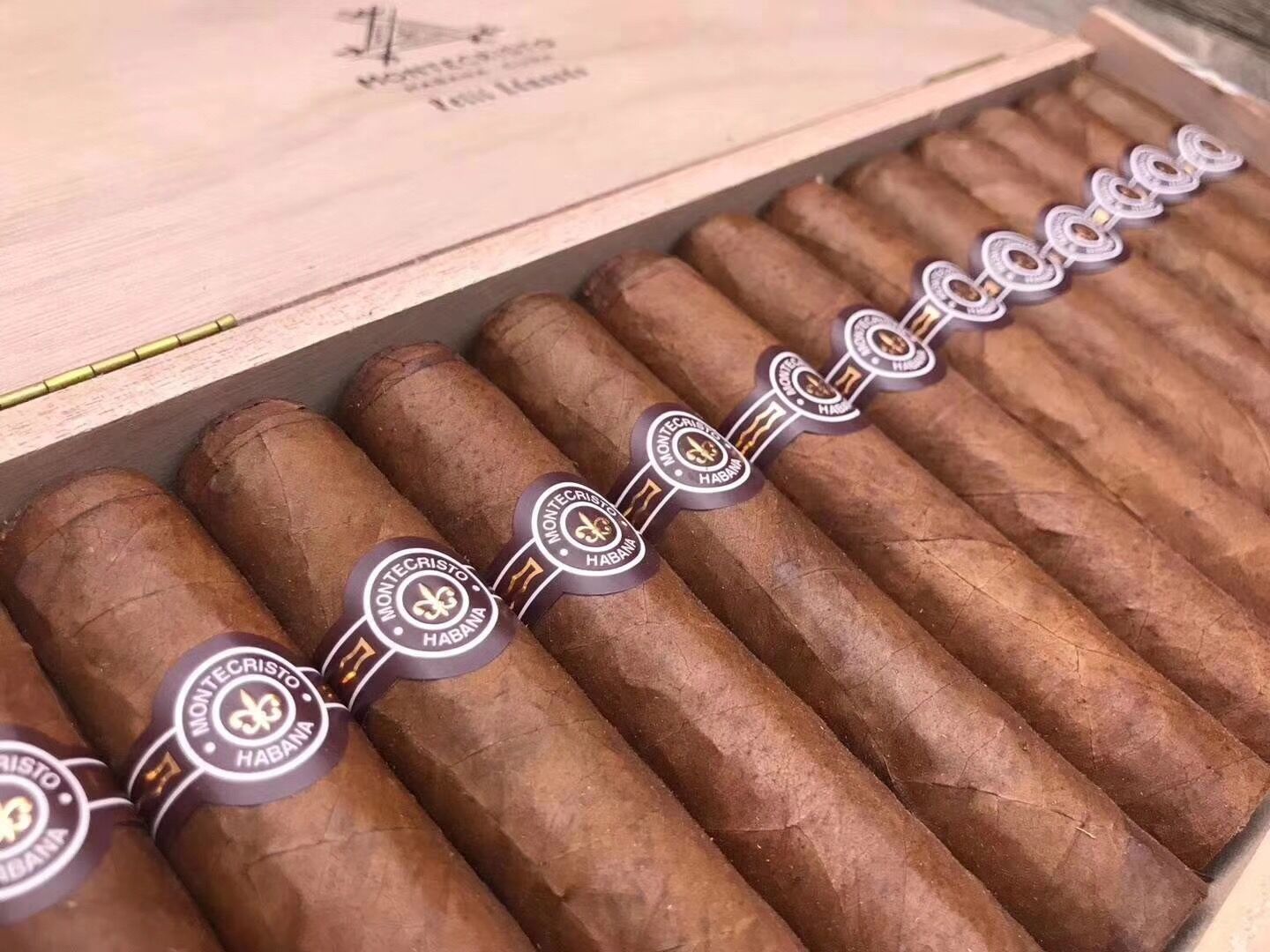 罗密欧1号雪茄多少钱(名流男人与雪茄) - 价格百科