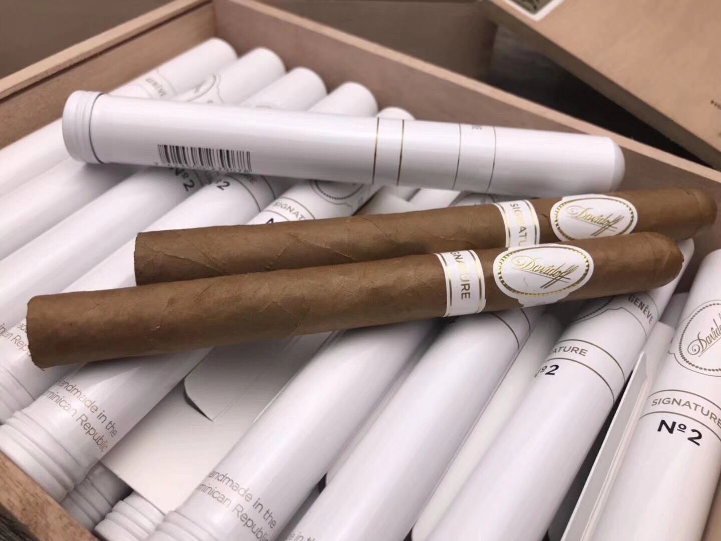 罗密欧1号雪茄多少钱(名流男人与雪茄) - 价格百科