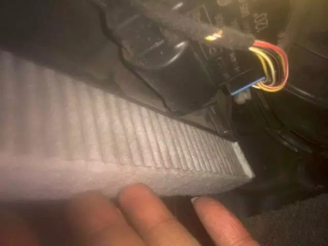各车型空调滤清器拆装位置