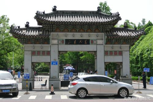 东西南北中！细数那些校区遍全城的巨无霸大学