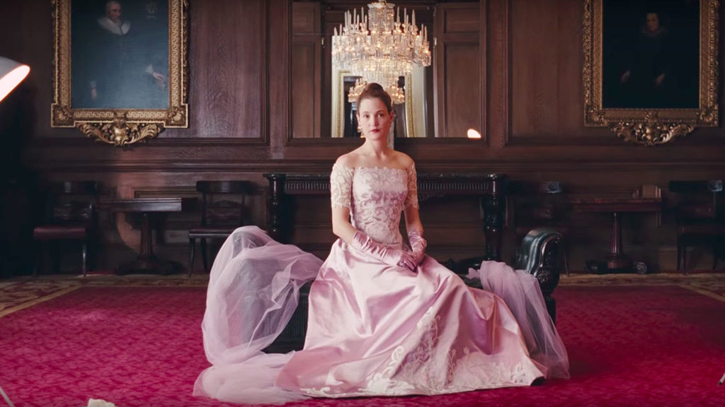 《霓裳魅影》:时而唯美朦胧,时而冰冷精准,华丽而不失水准之作