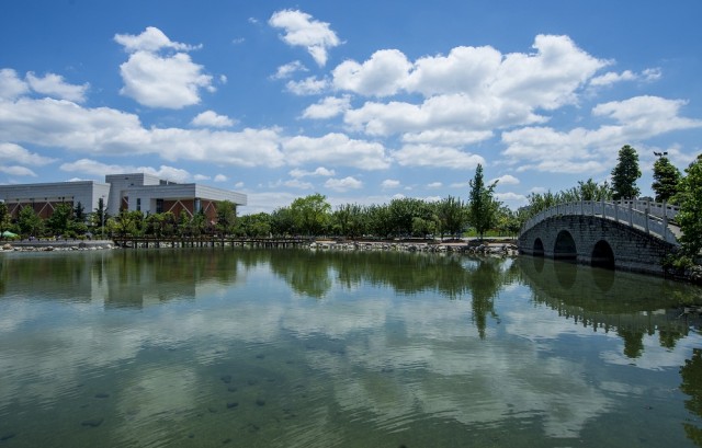 中国高职高专院校排名100强，深圳职业技术学院满分问鼎