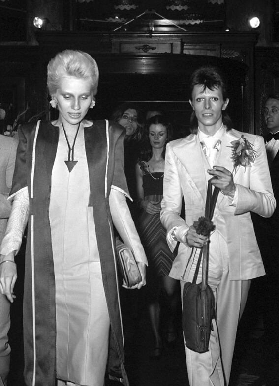 极品双性人(大卫·鲍伊的多样情史:双性恋是发生在我身上最好的事情)