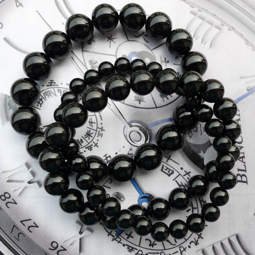 黑色的碧玺,到底有没有价值,和黑曜石黑玛瑙如何区别