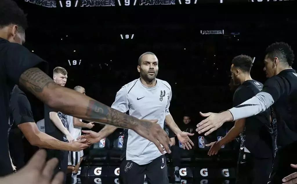 nba为什么没有马刺穆雷(德章泰·穆雷：又一个29顺位新秀，凭什么替掉了帕克？)