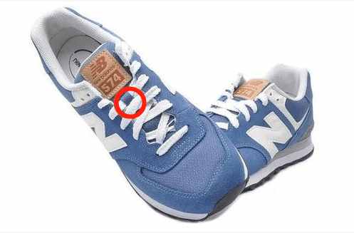 为什么鞋舌老是歪向一边? 实用3招, 教你固定鞋舌