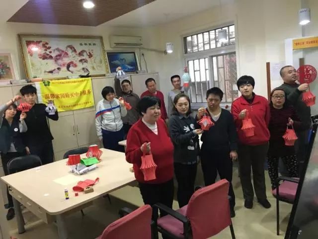 繪福娃、做湯圓、疊燈籠、猜燈謎……西城區(qū)殘疾人朋友喜迎元宵節(jié)