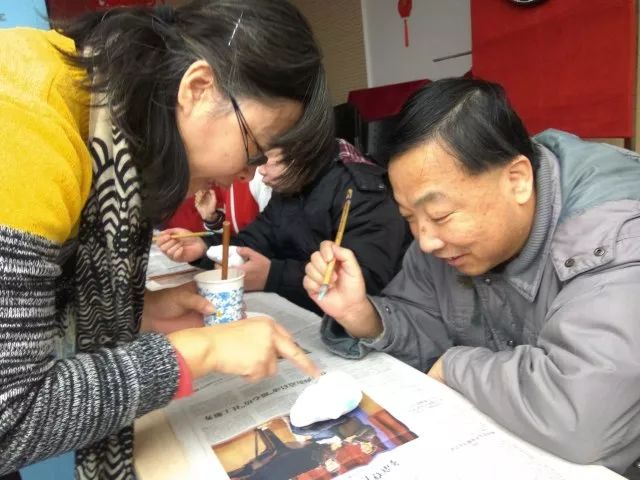 繪福娃、做湯圓、疊燈籠、猜燈謎……西城區(qū)殘疾人朋友喜迎元宵節(jié)