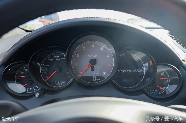 实拍Cayenne三代同堂 这是全世界的宠儿