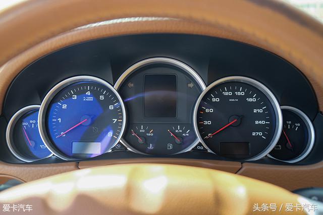 实拍Cayenne三代同堂 这是全世界的宠儿