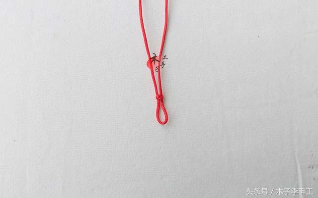 美女必学的一款超漂亮首饰，心形红绳手链编法教程