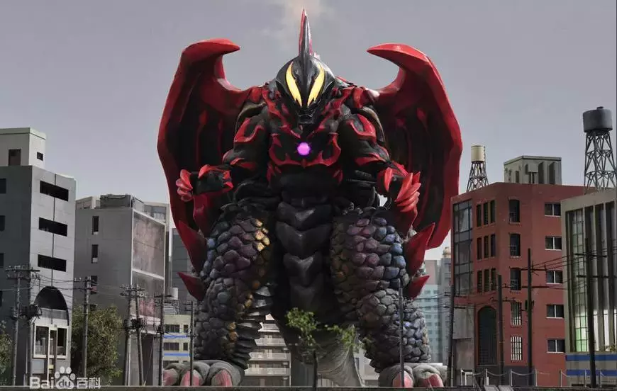 融合了佐格第二形态和法伊布王胶囊的奇美拉柏洛斯被称为是最强的