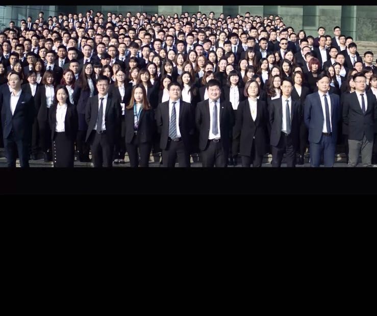 大学毕业卖保险，开玛莎拉蒂年入千万！