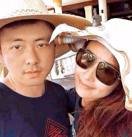 又一男人出轨了,女友在抓紧生4胎,他却出轨网红?
