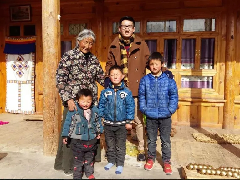 大学生还有寒假作业？还被感动了？这是怎么回事儿？