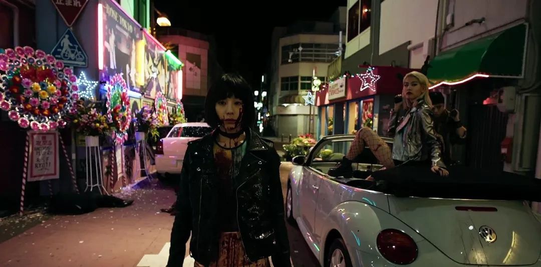 第一次看有男子深夜在电影院……