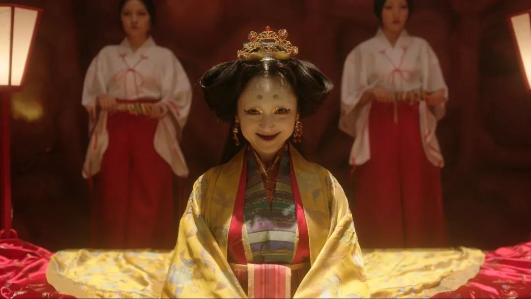 第一次看有男子深夜在电影院……