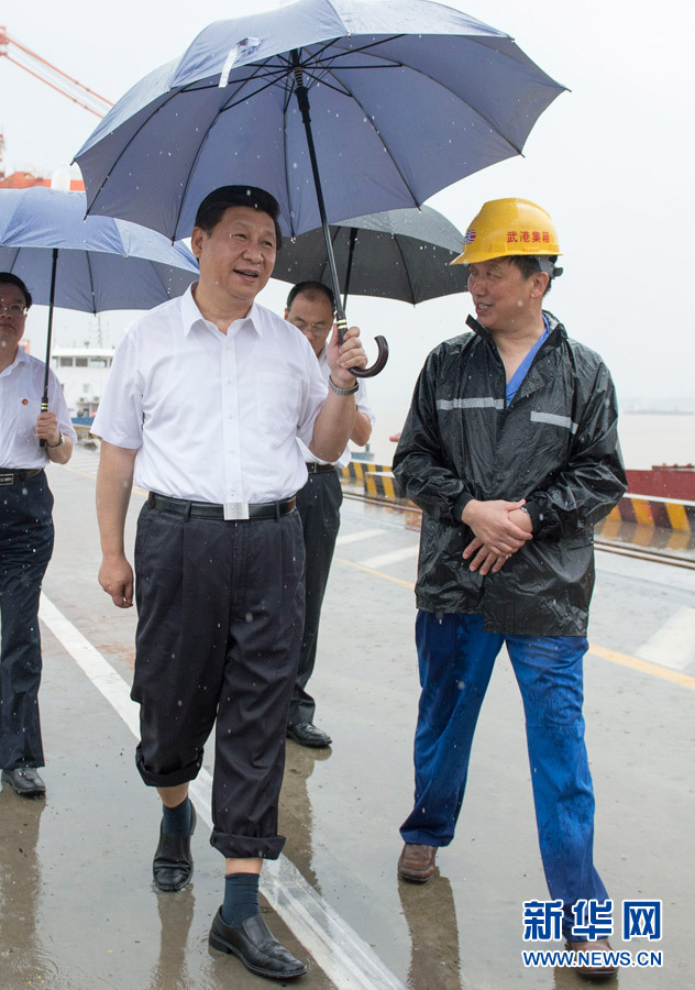 战曼城无论谁出场都会倾(习近平：新时代的领路人)