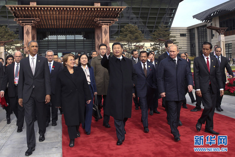 战曼城无论谁出场都会倾(习近平：新时代的领路人)