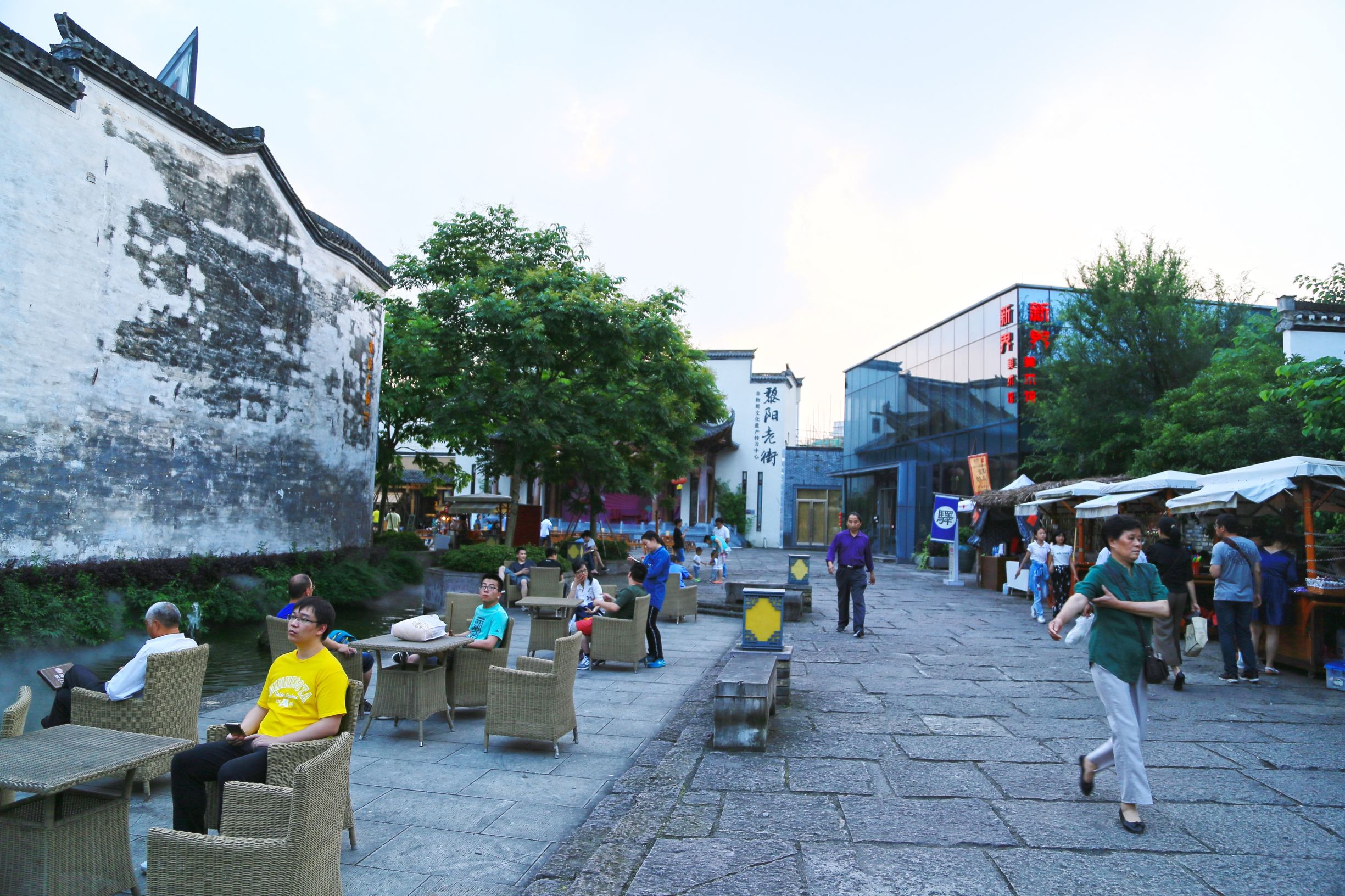 印象in巷:黎阳老街的多元化