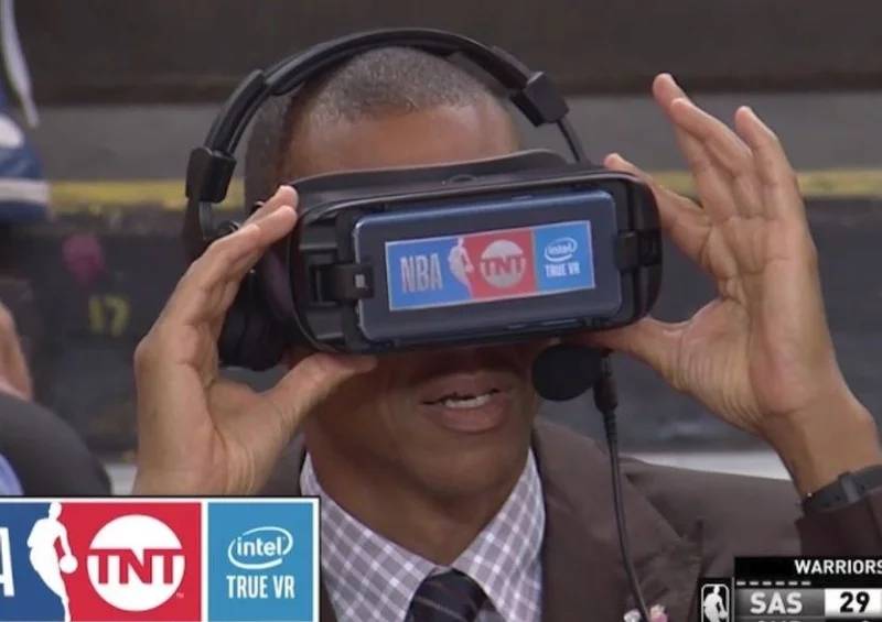 NBA直播吧24小时直播(「翻译组」VR设备观看NBA比赛体验)