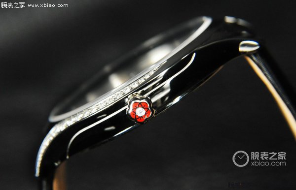 珍珠母贝款欧米茄碟飞名典腕表在北京SKP上架在售 赶紧约起来吧