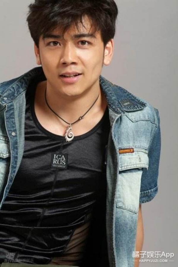 杨烁:荷尔蒙爆棚的小包总,年轻时也是一枚长发鲜肉