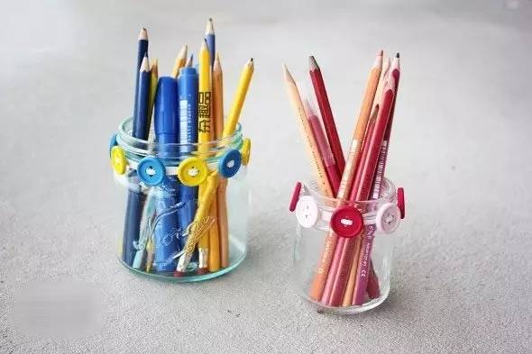 玻璃罐+纽扣改造成小清新玻璃笔筒的DIY教程
