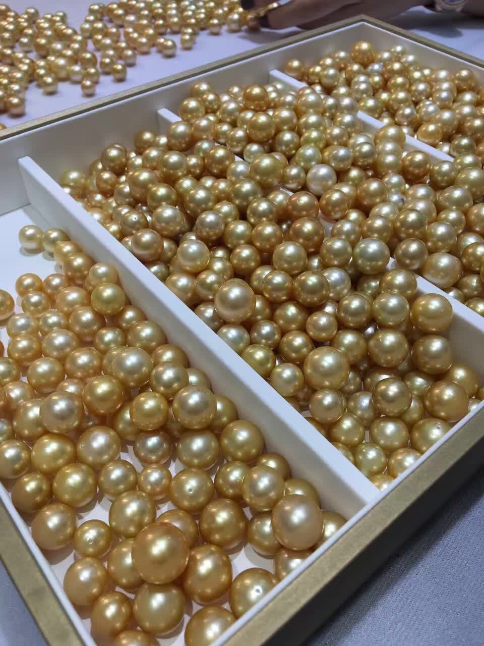 一颗金色珍珠值多少钱，金色珍珠是天然的吗？