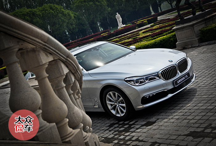 侃车约驾：微醺，浮生有梦丨试驾BMW 730Li