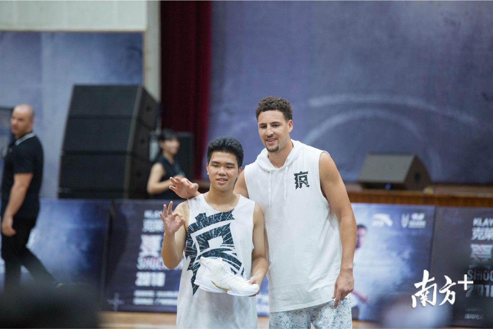 汤普森为什么是nba特长生(学霸秘笈｜执信中学唐闻：篮球特长生如何考进全省文科前20名)