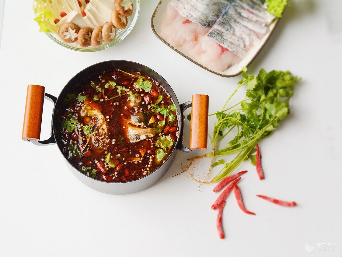 酸菜魚(yú)火鍋的做法,酸菜魚(yú)火鍋的做法家常