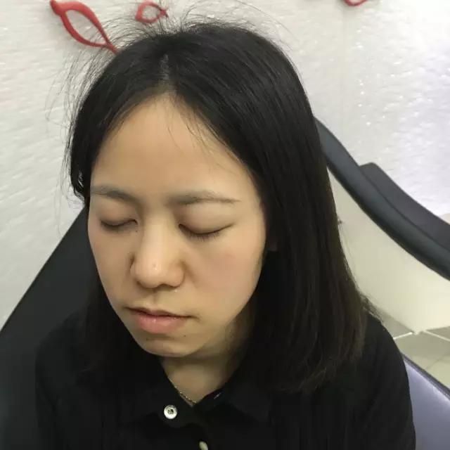 如何用一支眉笔画出开运眉and搞定全部眼妆？彩妆师真人示范