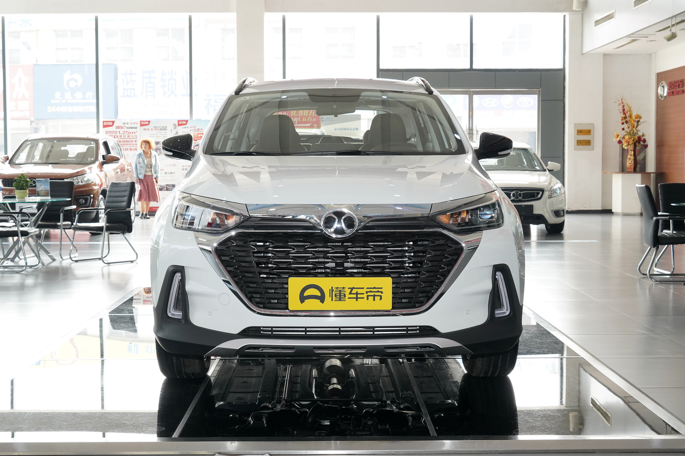 北汽新能源EX5上市，补贴后售16.99~19.99万