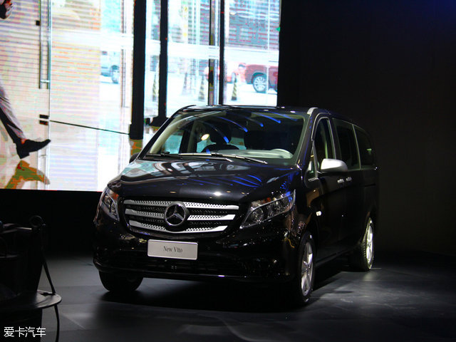 福建奔驰全新威霆成都上市 售29.90万起