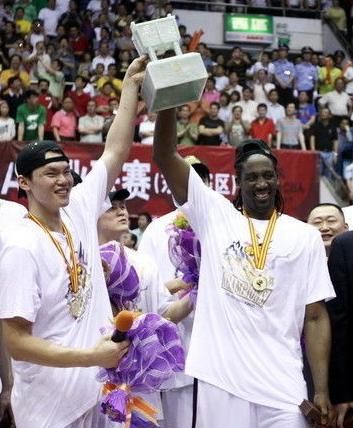 积臣为什么没打nba(他是比马布里更成功的CBA外援 因心脏问题无缘NBA)