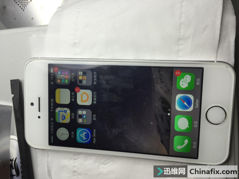 等待苏醒的噩梦：iphone5s 进水更换背光板真相好狠！