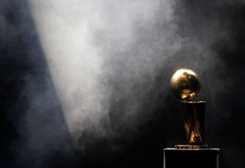 为什么nba传统强队在变弱(为什么足球老牌劲旅常年不衰，而NBA超级强队转弱速度飞快？)