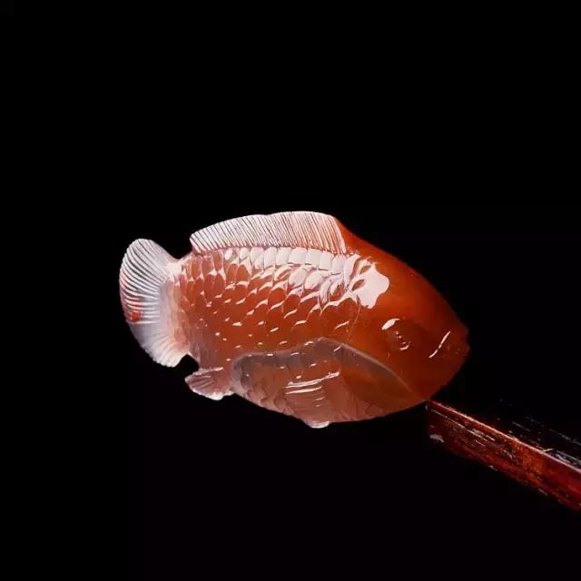 唯美!50余位玉雕名家刻刀下的鱼"游"起来了.