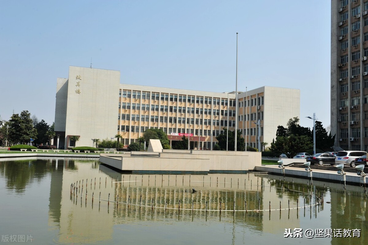 北京理工大学、武汉理工大学和上海理工大学研究生新生数据对比