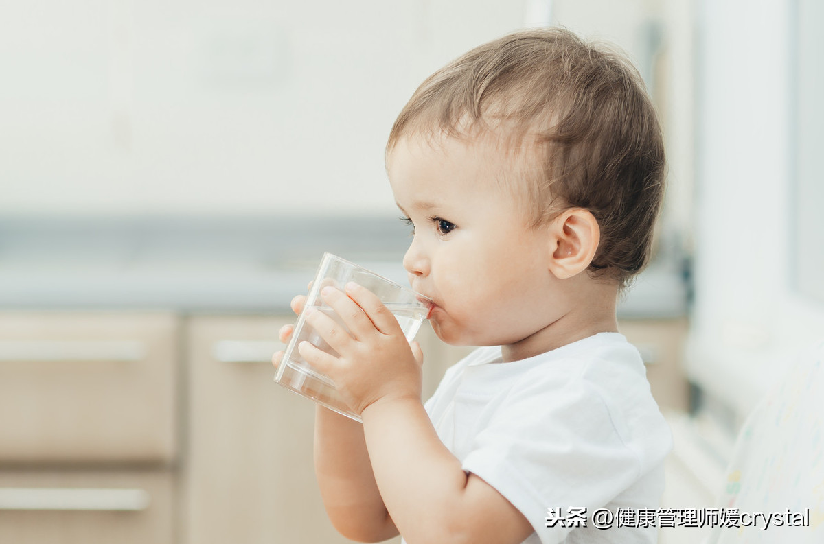 孩子尿液白色有沉淀，是不是健康有问题？4个方法判别