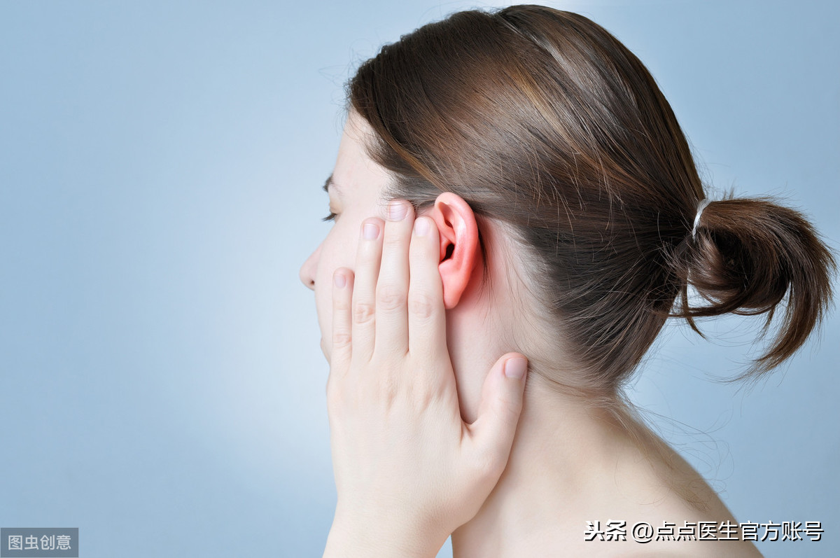 耳朵突然发红发烫,是怎么一回事?据说是有人在悄悄想你.