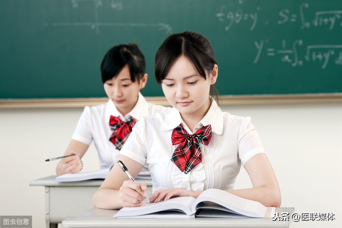 女人乳房胀痛，就是身体有病？别自己吓自己，这5种情况是正常的