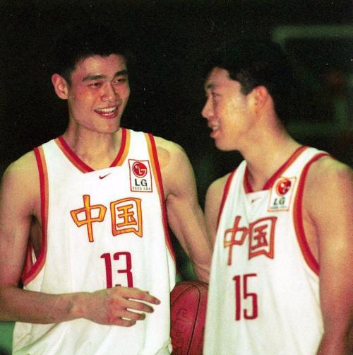 姚明nba时期有哪些巨星(姚明和大郅在NBA交手5次，他们是这种数据！球迷：没对比就没伤害)