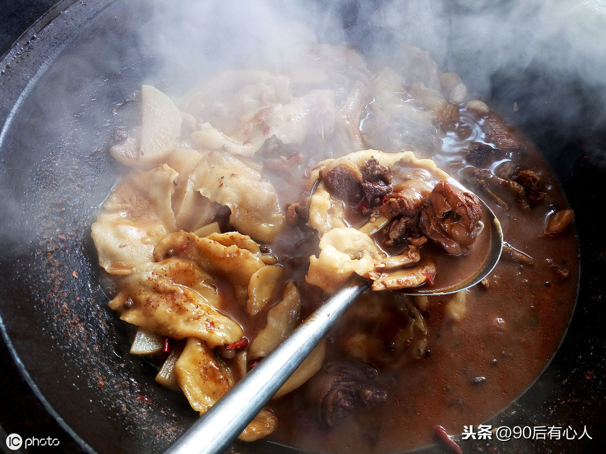 「食人间烟火，叹生活百态」：人间百味，最难忘大叔地锅鸡