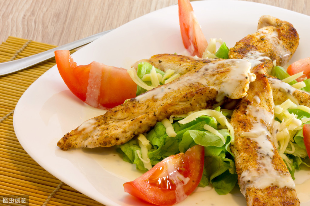 雞胸肉，減肥的黃金食材！教你自製一份雞胸肉沙拉減脂餐