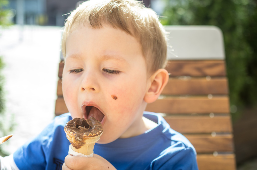 孩子积食的信号你知道几个？家长早知道好心里有底，遇上时不慌乱