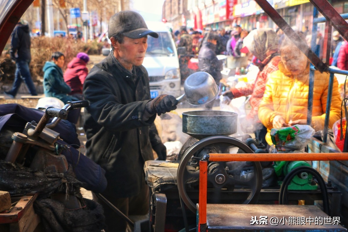 每个中国人内心深处都怀揣着一个拯救世界的梦想